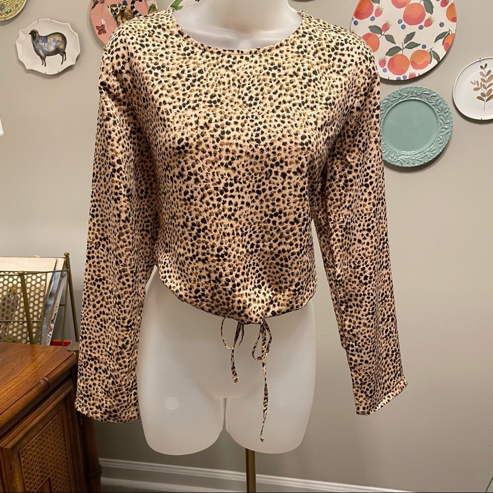 NWT - Levi’s Leopard Print Crop